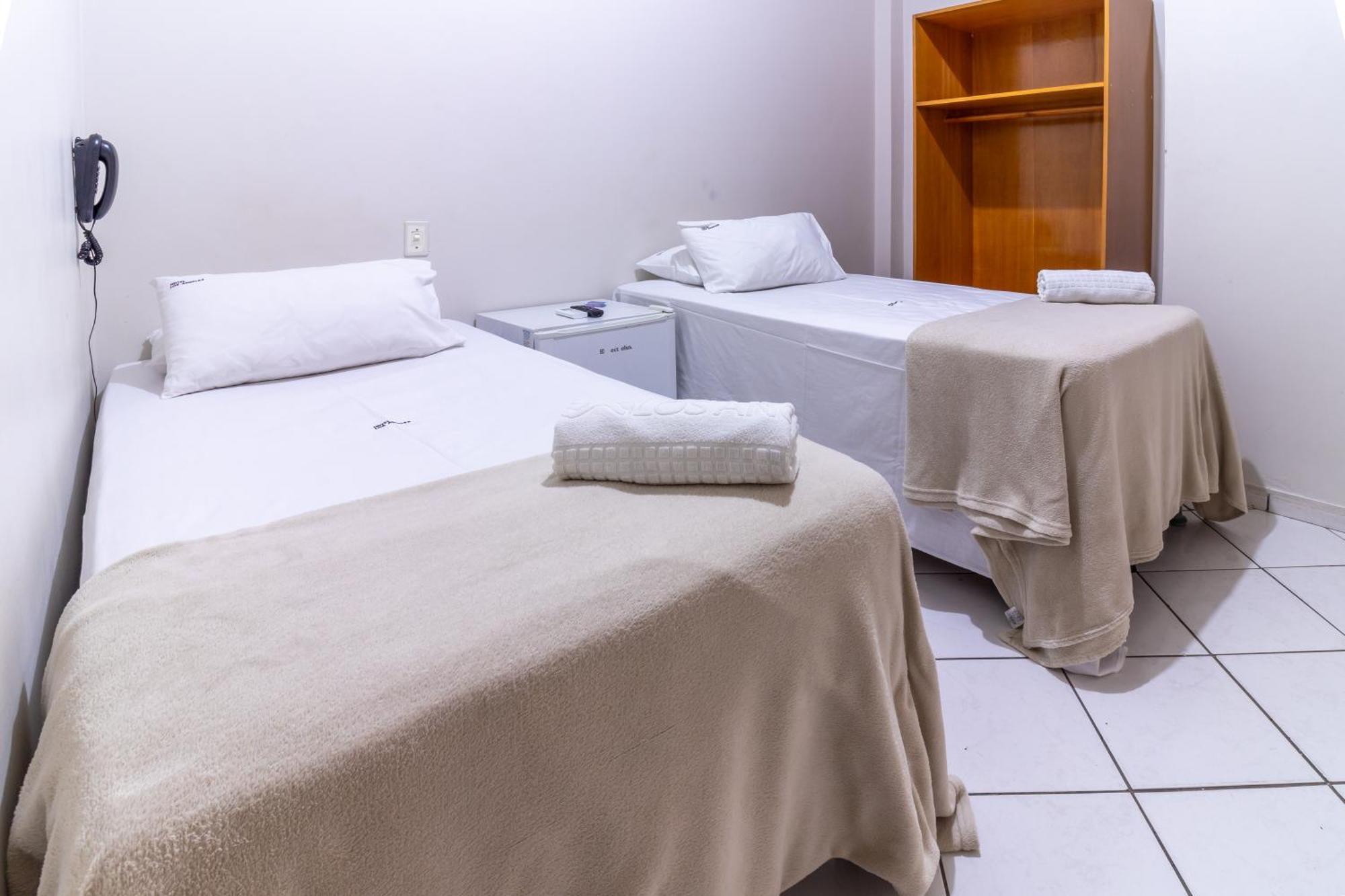 Hotel Los Angeles 쿠이아바 외부 사진