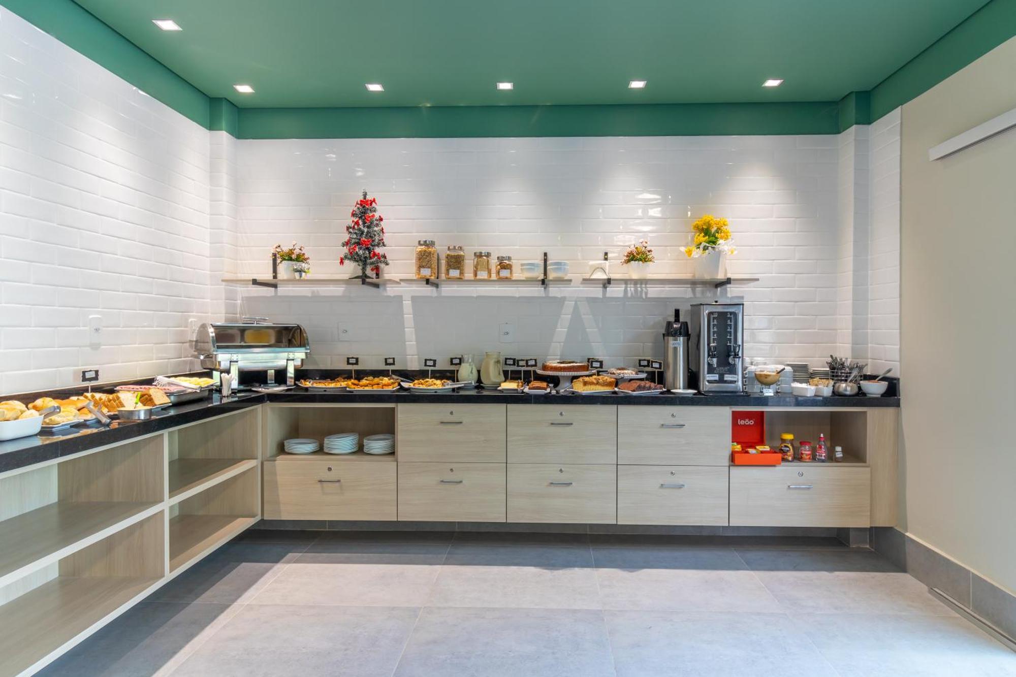 Hotel Los Angeles 쿠이아바 외부 사진